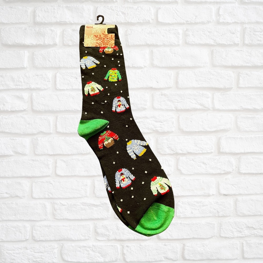 1 Pair of Christmas Socks - Christmas Sweater Pattern - Size 7-11 - NWT